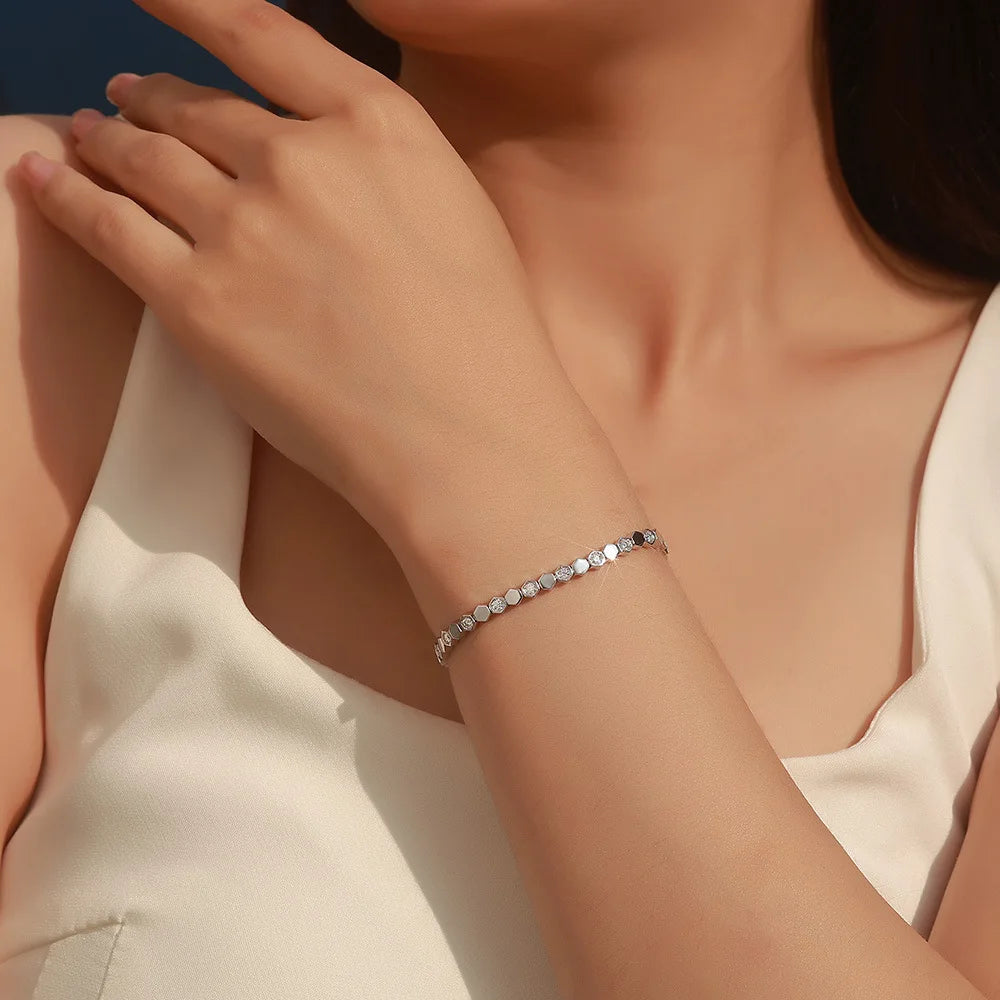 Évol Honeycomb Style Deluxe Moissanite Bracelet