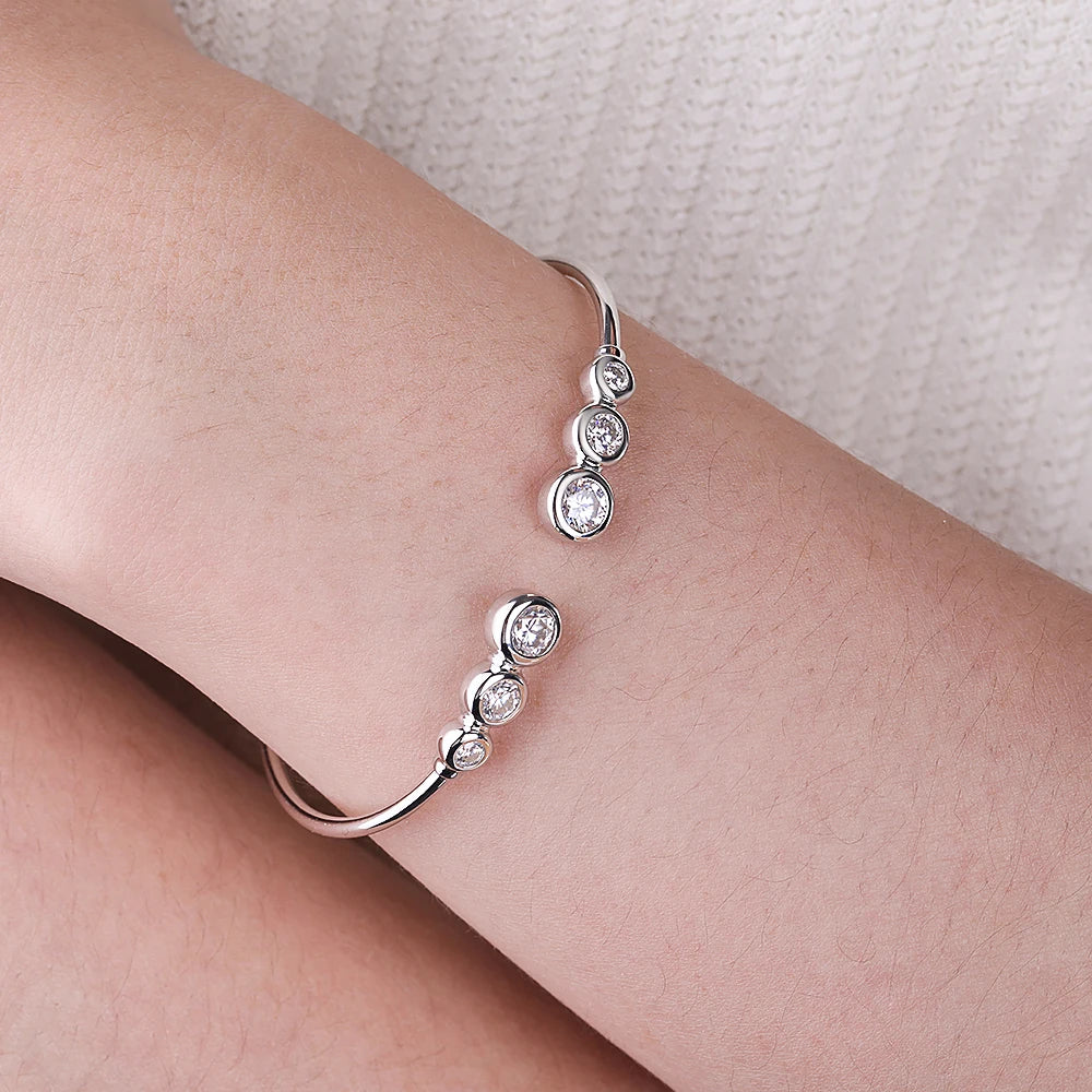 Elara Cuff 1.8ctw Deluxe Moissanite Bracelet